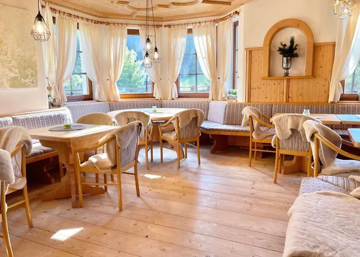 Vakantiehuis In With Swimming Pool